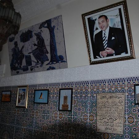 Ryad Bab Berdaine Meknes Bagian luar foto