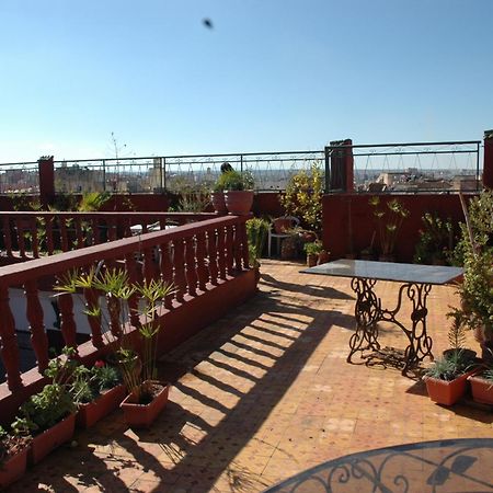 Ryad Bab Berdaine Meknes Bagian luar foto