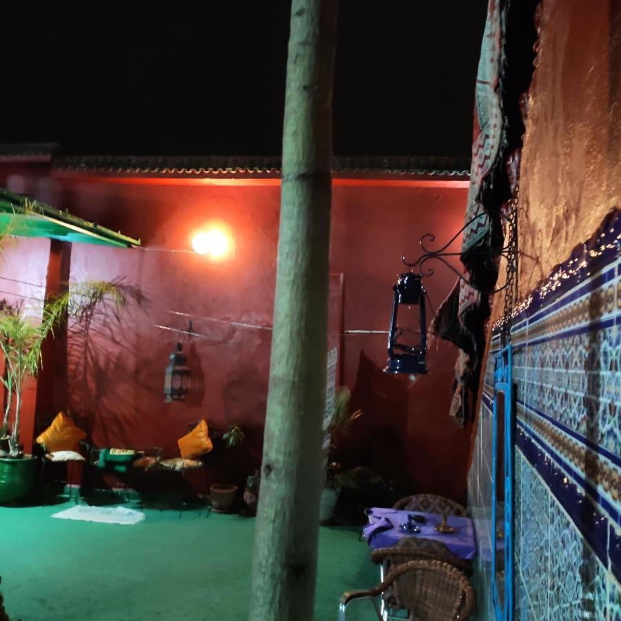 Ryad Bab Berdaine Meknes Bagian luar foto