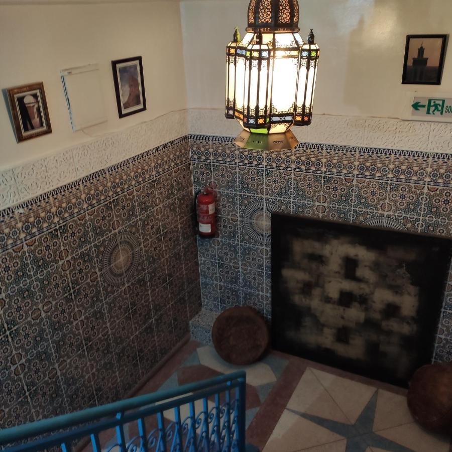 Ryad Bab Berdaine Meknes Bagian luar foto