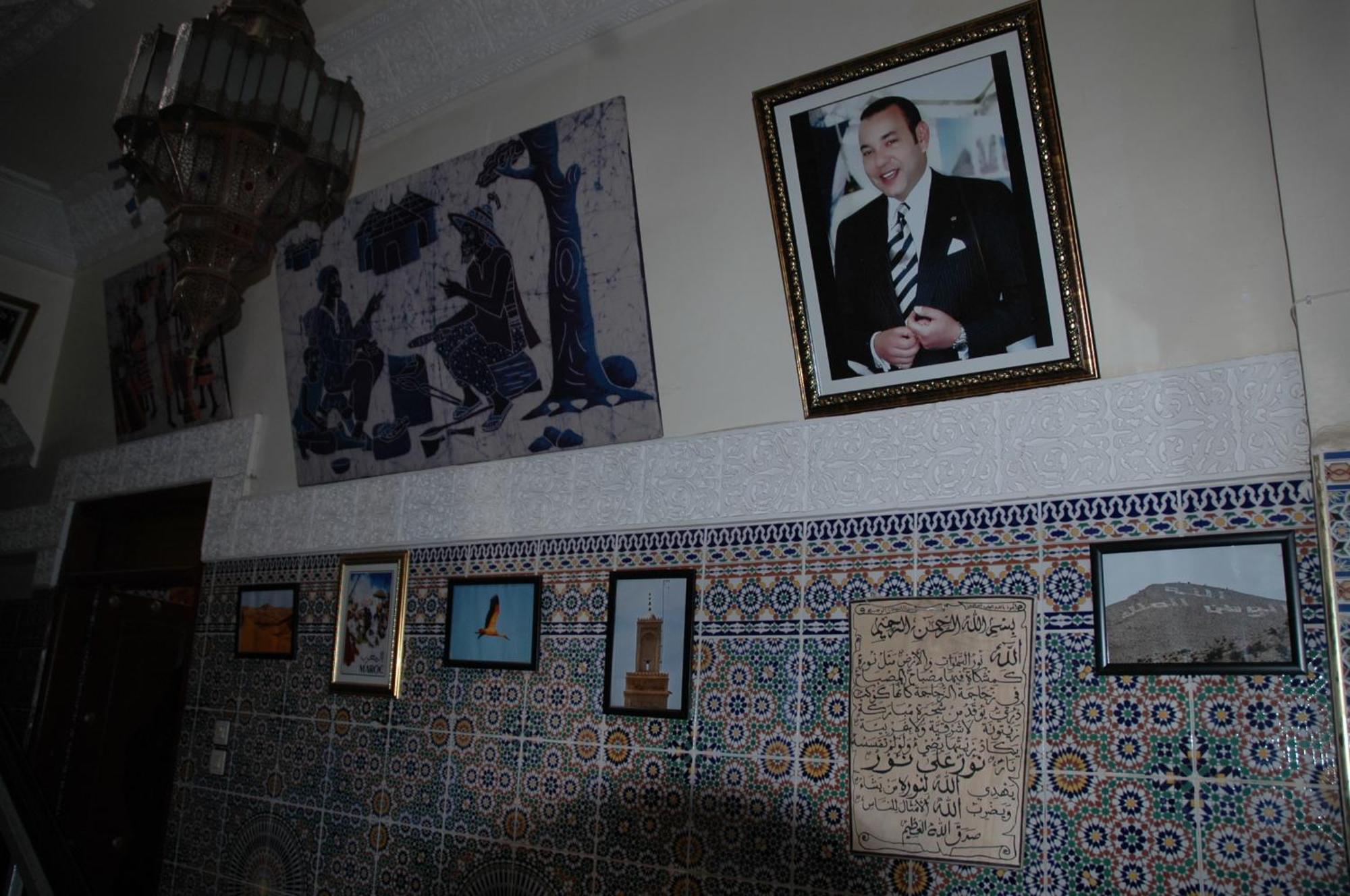 Ryad Bab Berdaine Meknes Bagian luar foto