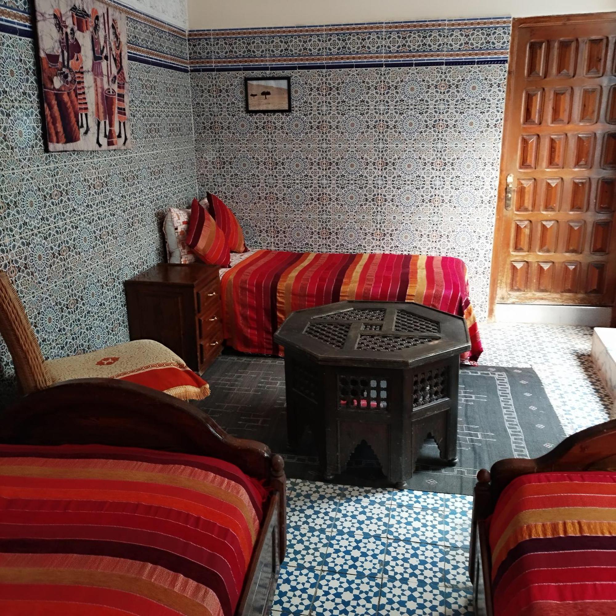 Ryad Bab Berdaine Meknes Bagian luar foto