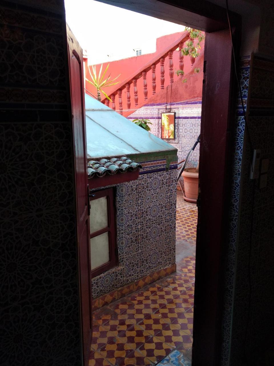 Ryad Bab Berdaine Meknes Bagian luar foto