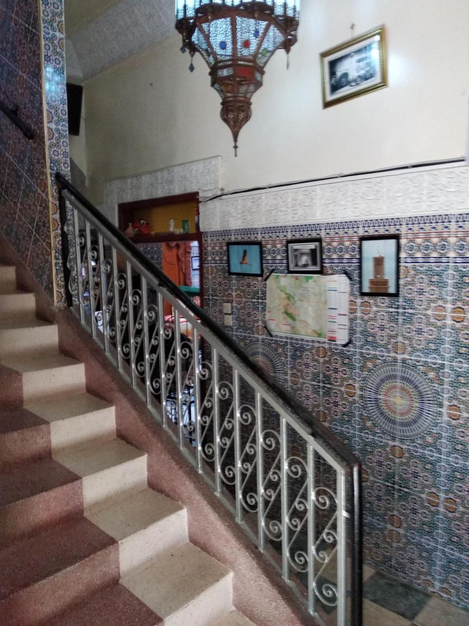 Ryad Bab Berdaine Meknes Bagian luar foto
