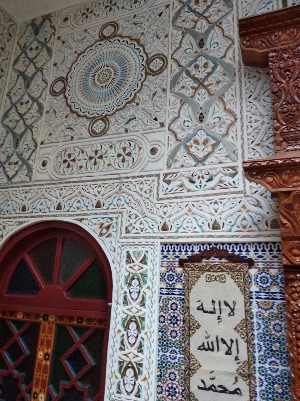 Ryad Bab Berdaine Meknes Bagian luar foto